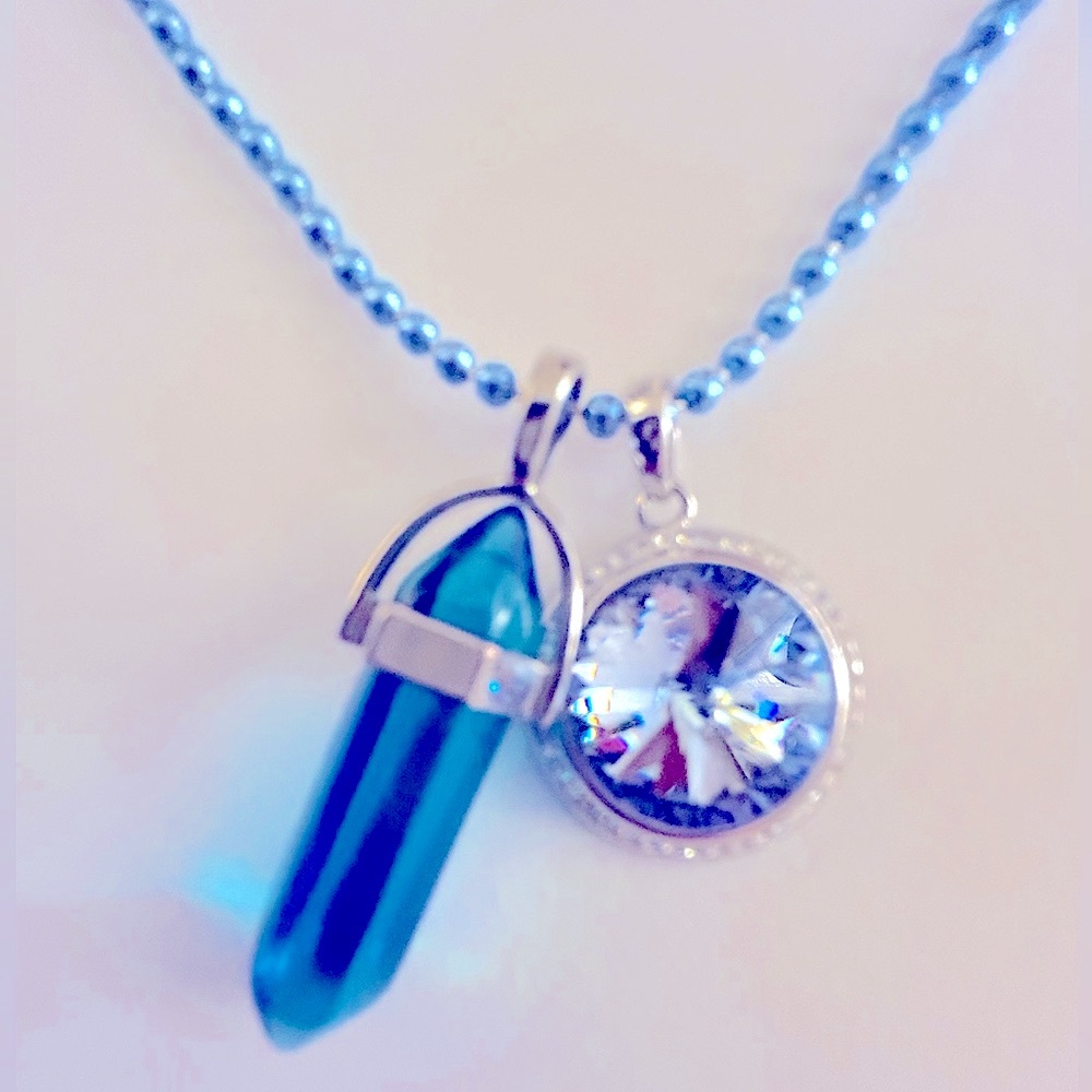 Necklace Rivoli blue faceted crystal, blue glass point pendant blue ball chain